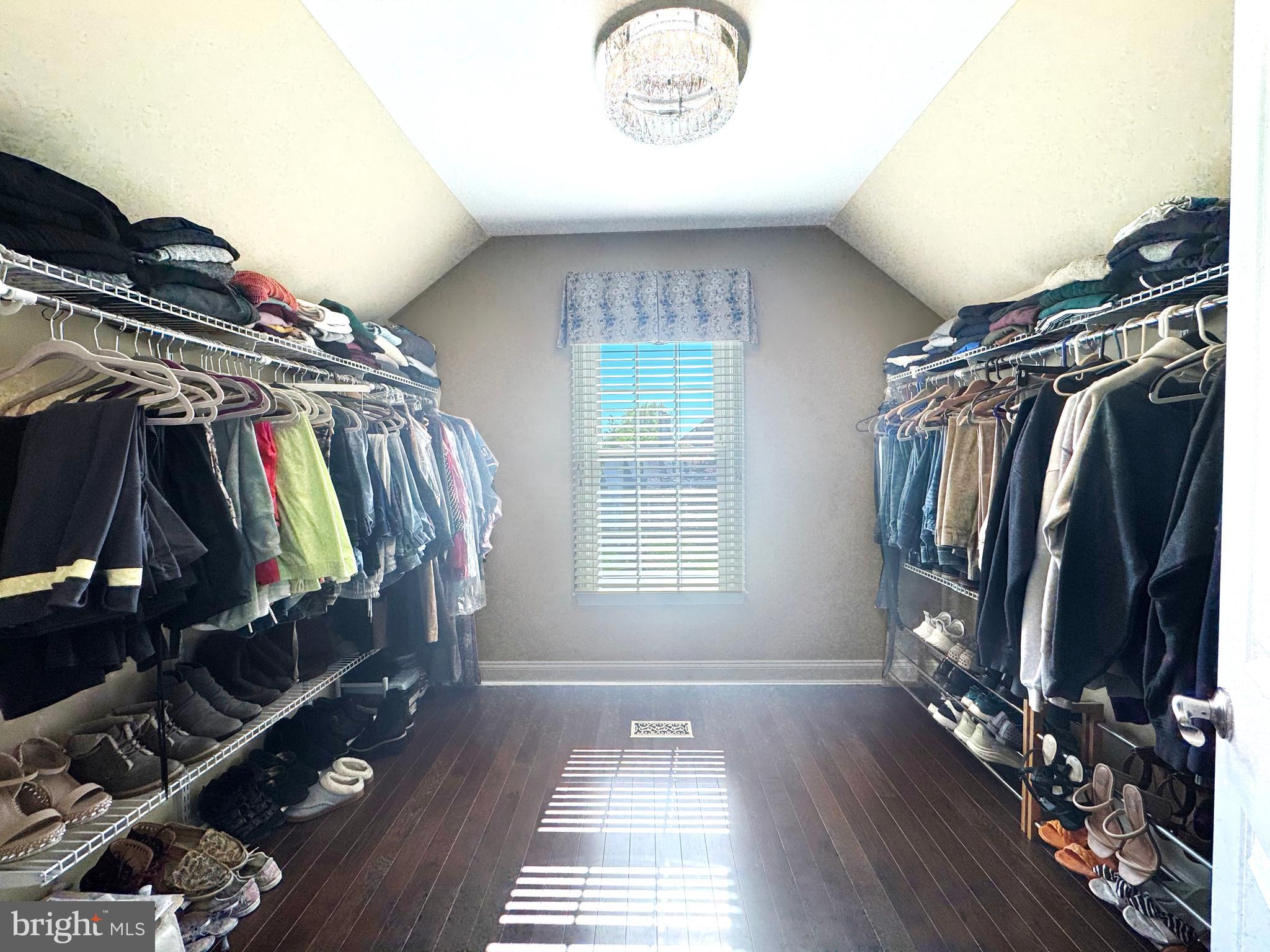 CEDAR GROVE FARM - Residential