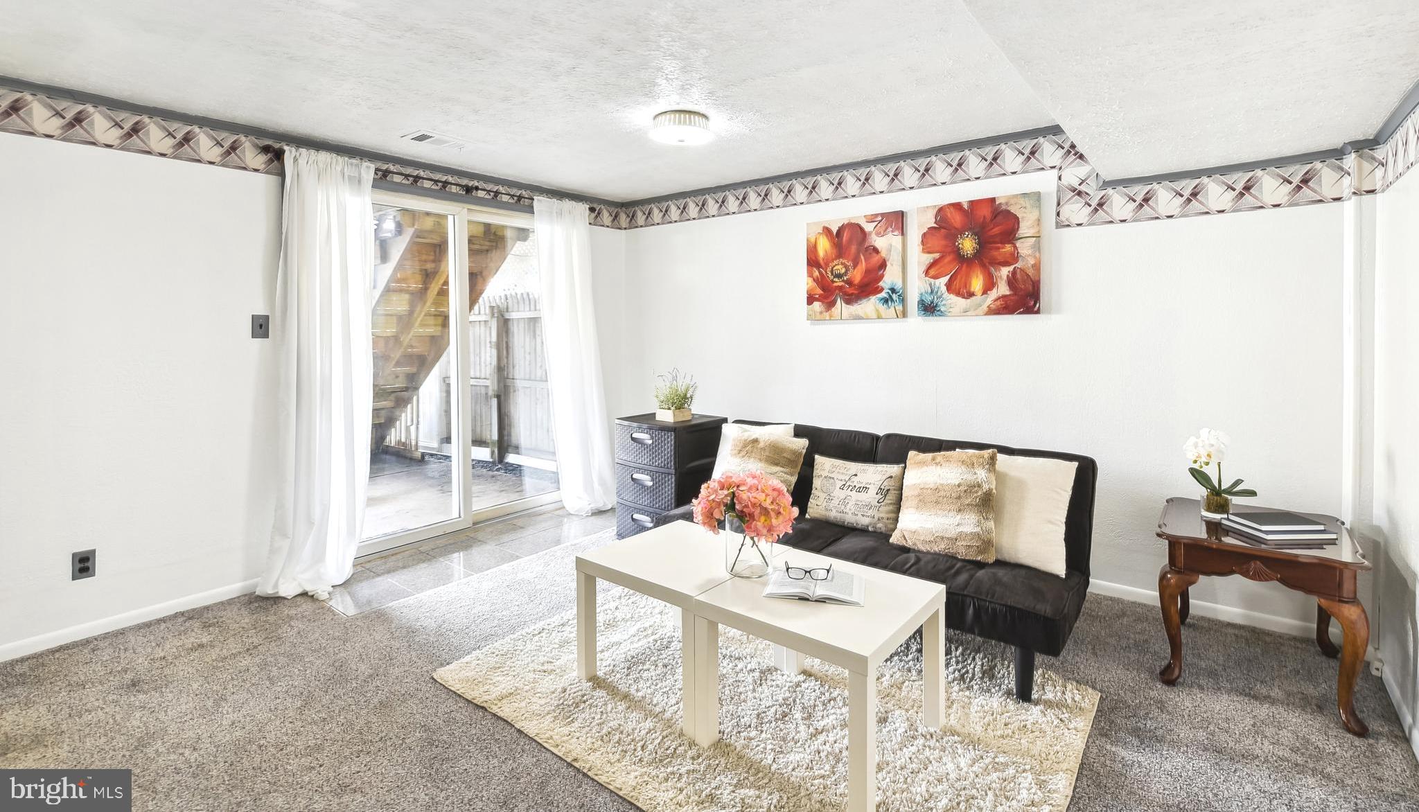 KINGS COURT - Residential