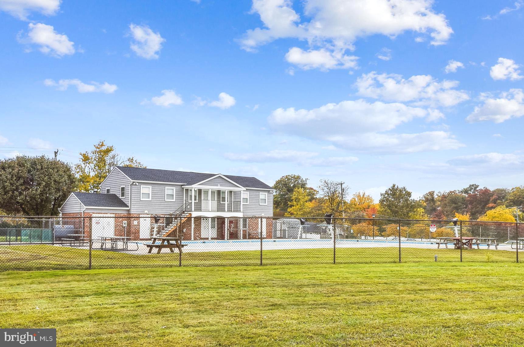 KINGS COURT - Residential