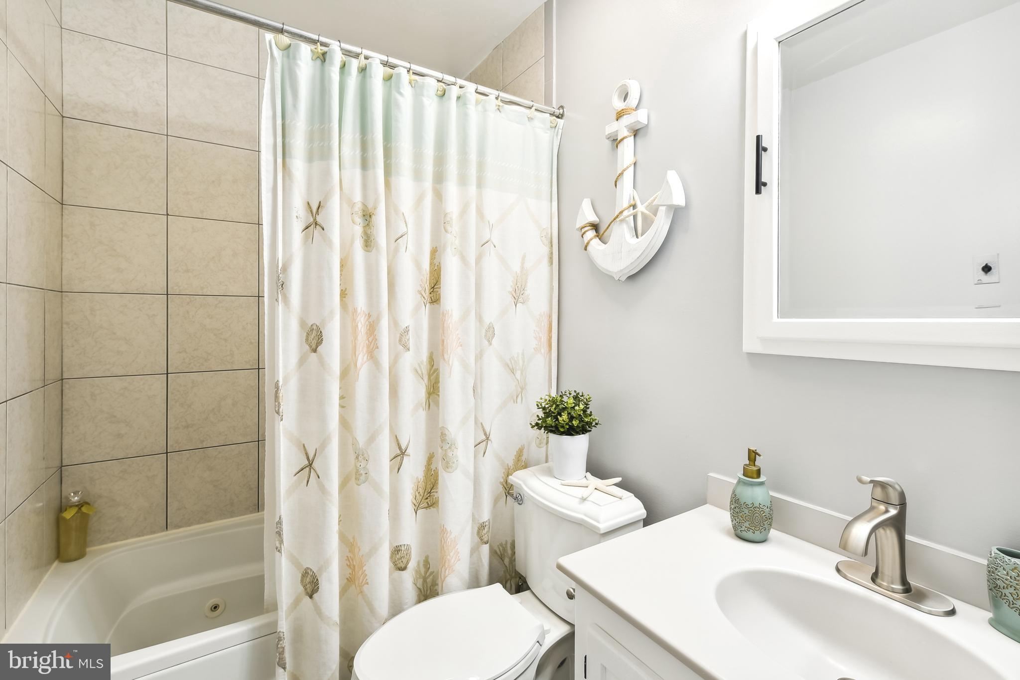 KINGS COURT - Residential