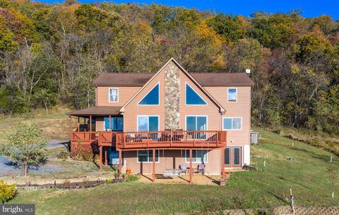Photo of 384 Lindamood Lane, STRASBURG, VA 22641 (MLS # VASH2012866) Photo of 384 Lindamood Lane, STRASBURG, VA 22641 (MLS # VASH2012866)