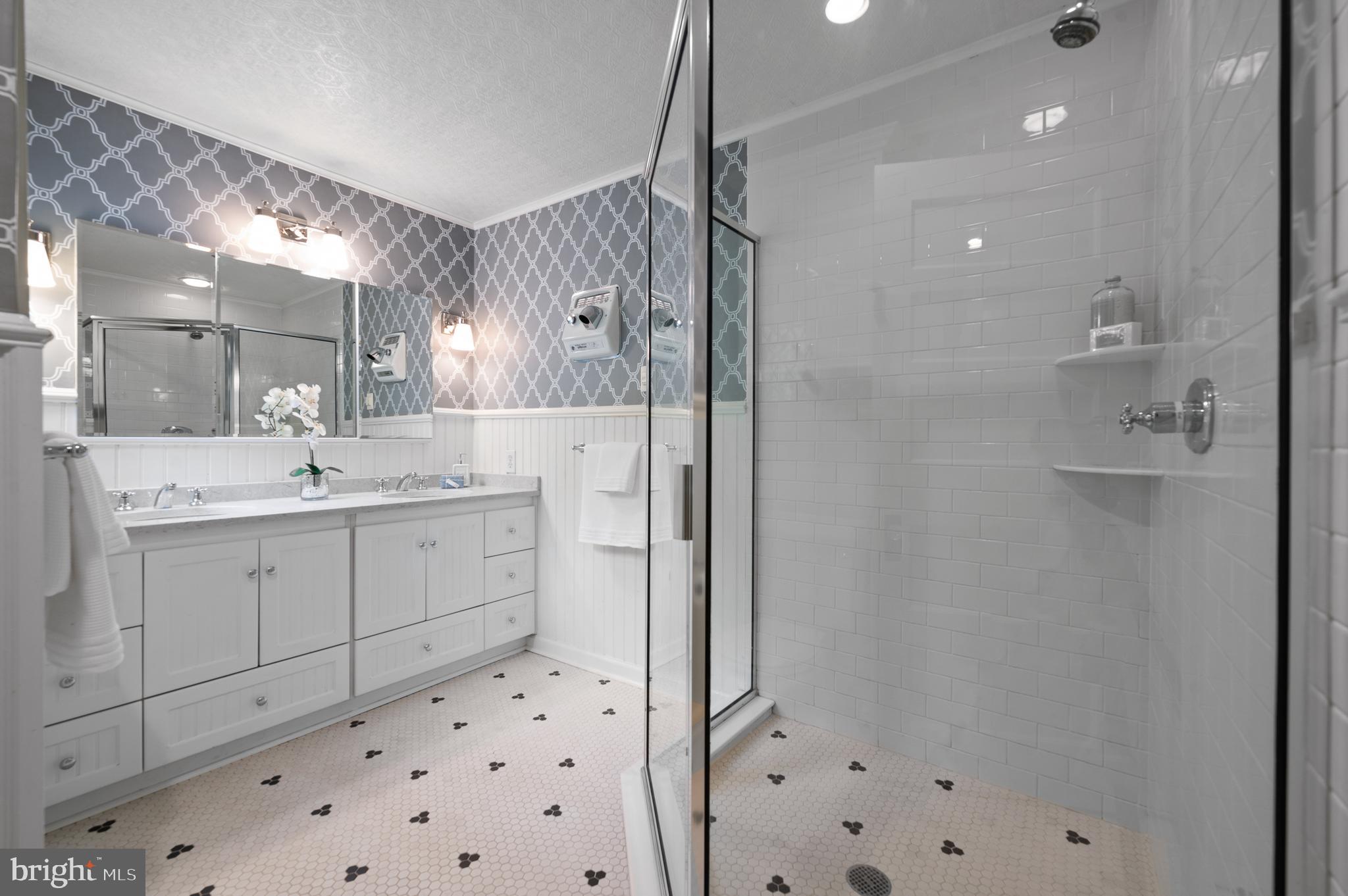 SOUTH WAYNE - Residential