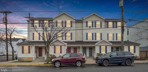 Condo For Sale - 130 Remsen Avenue<br/> NEW BRUNSWICK, NJ 08901