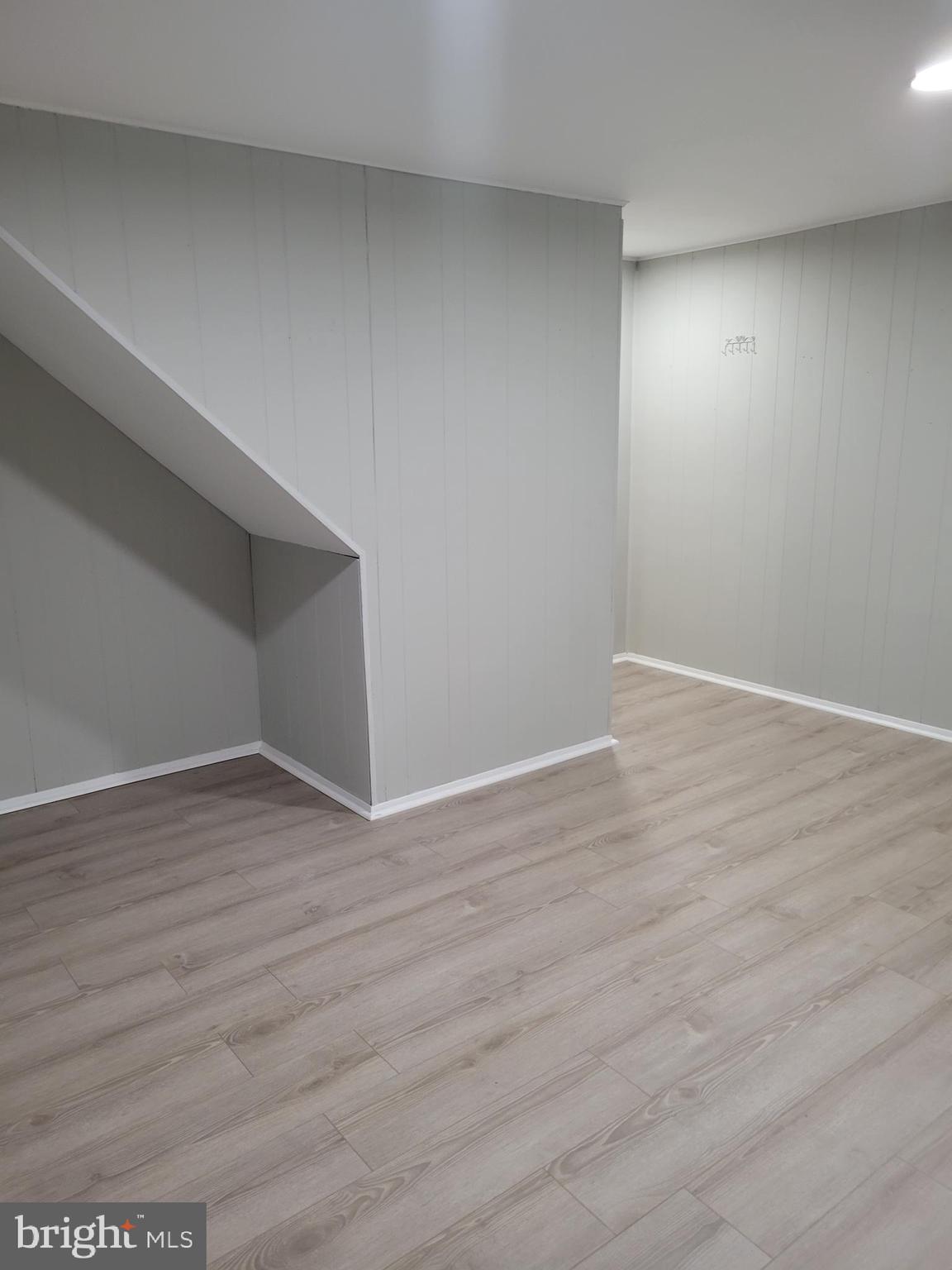 HAWTHORNE - Residential Lease