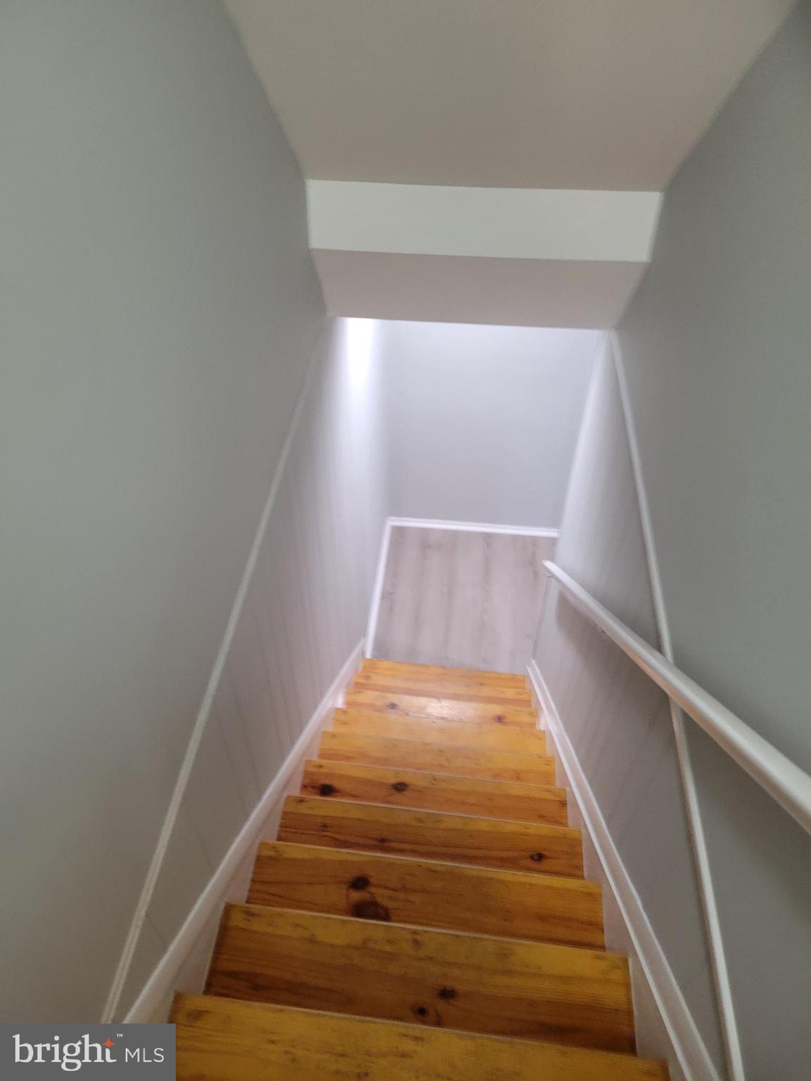 HAWTHORNE - Residential Lease