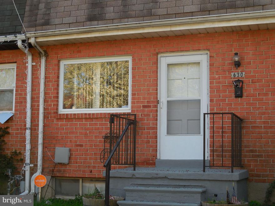 Home shows well with lots of natural lighting. Freshly painted and bright hardwood floors that shine in the beaming sunlight through the windows.  Close to shopping centers and main highways.  A packing pad in the back provides private parking for two(2) cars. USE RENTSPREE APPLICATION, CREDIT SCORES 620 OR BETTER , INCOME HAS TO BE THREE(3) TIMES THE MONTHLY RENT.