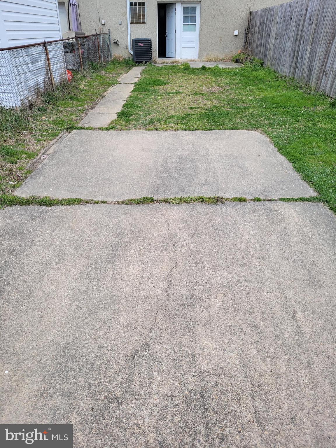 HAWTHORNE - Residential Lease