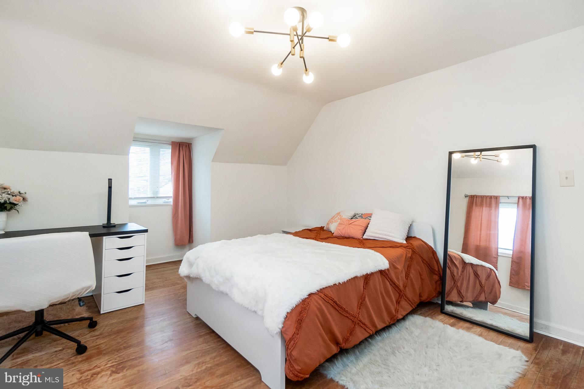 WHITEHALL - Residential