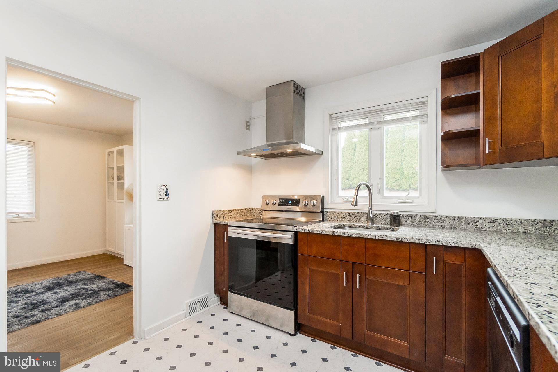 WHITEHALL - Residential