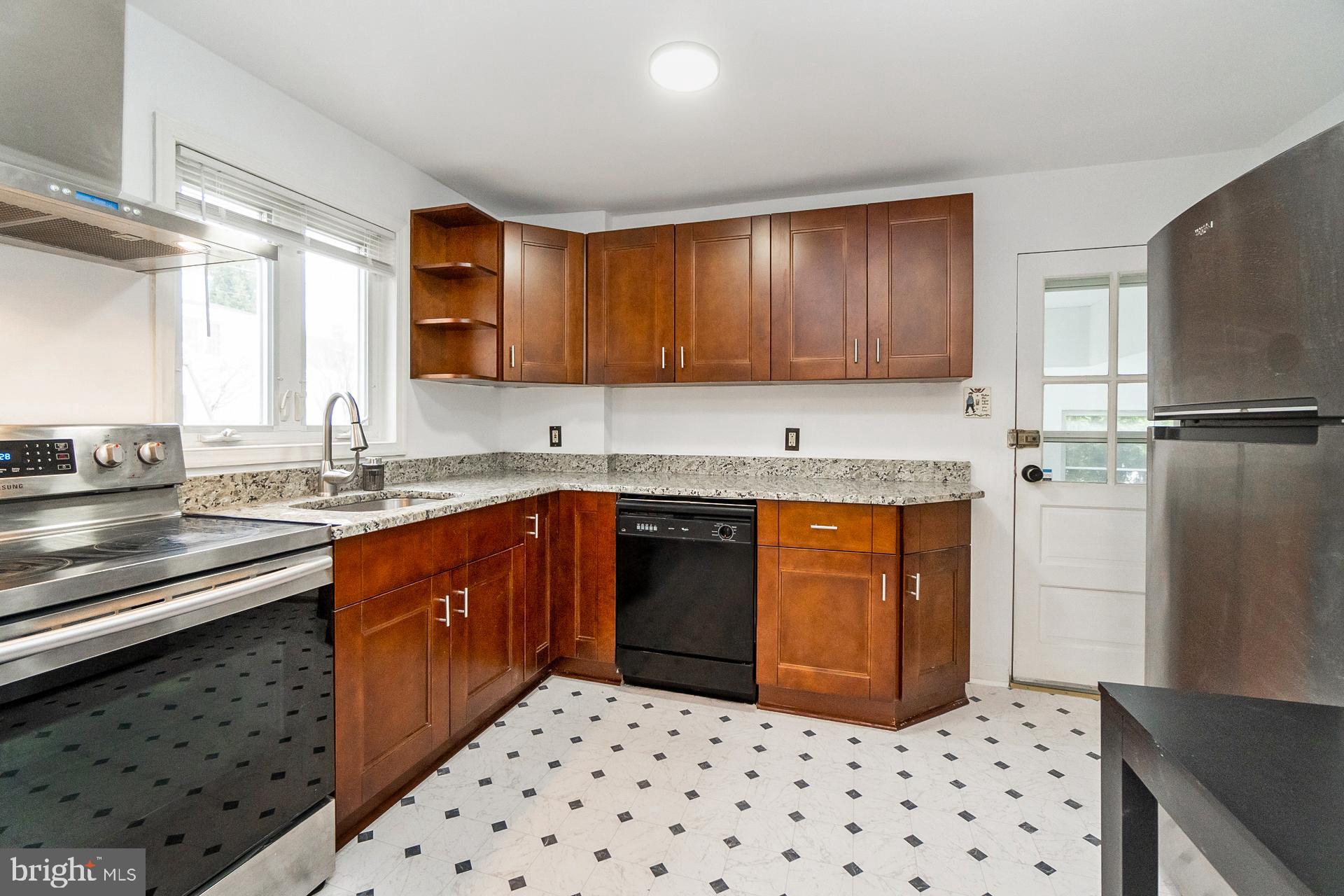 WHITEHALL - Residential