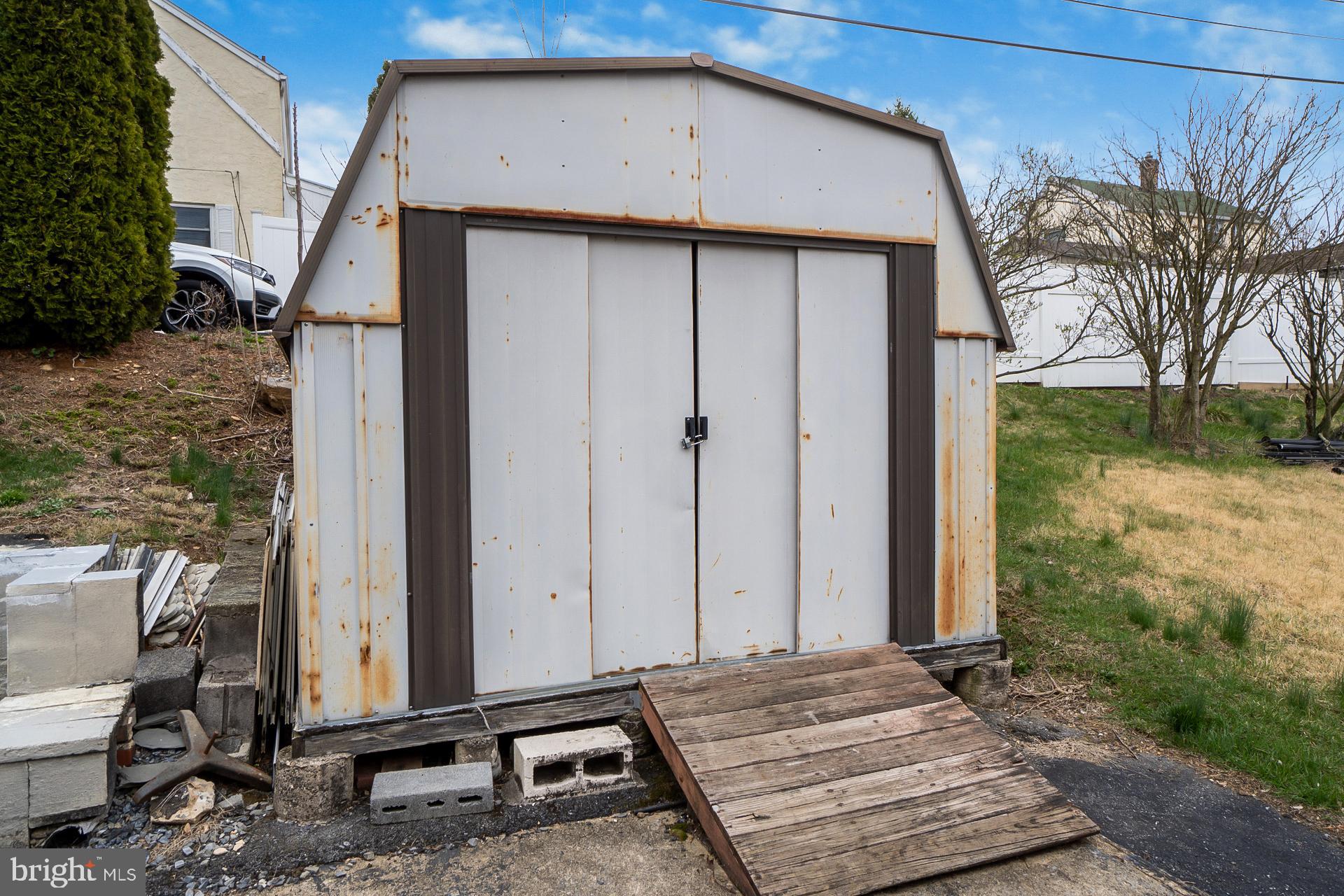 WHITEHALL - Residential