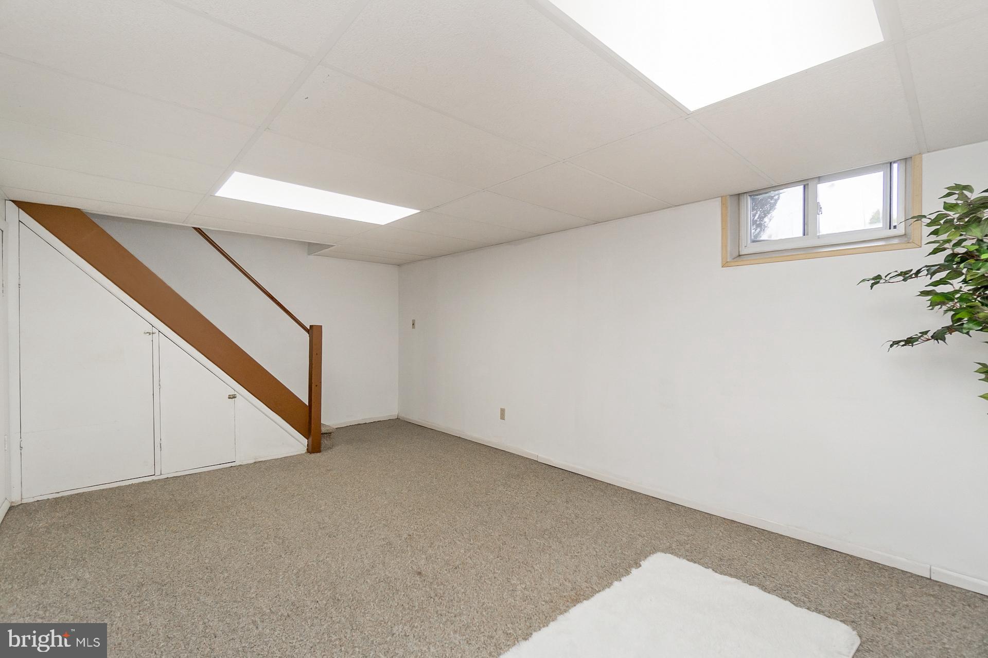 WHITEHALL - Residential