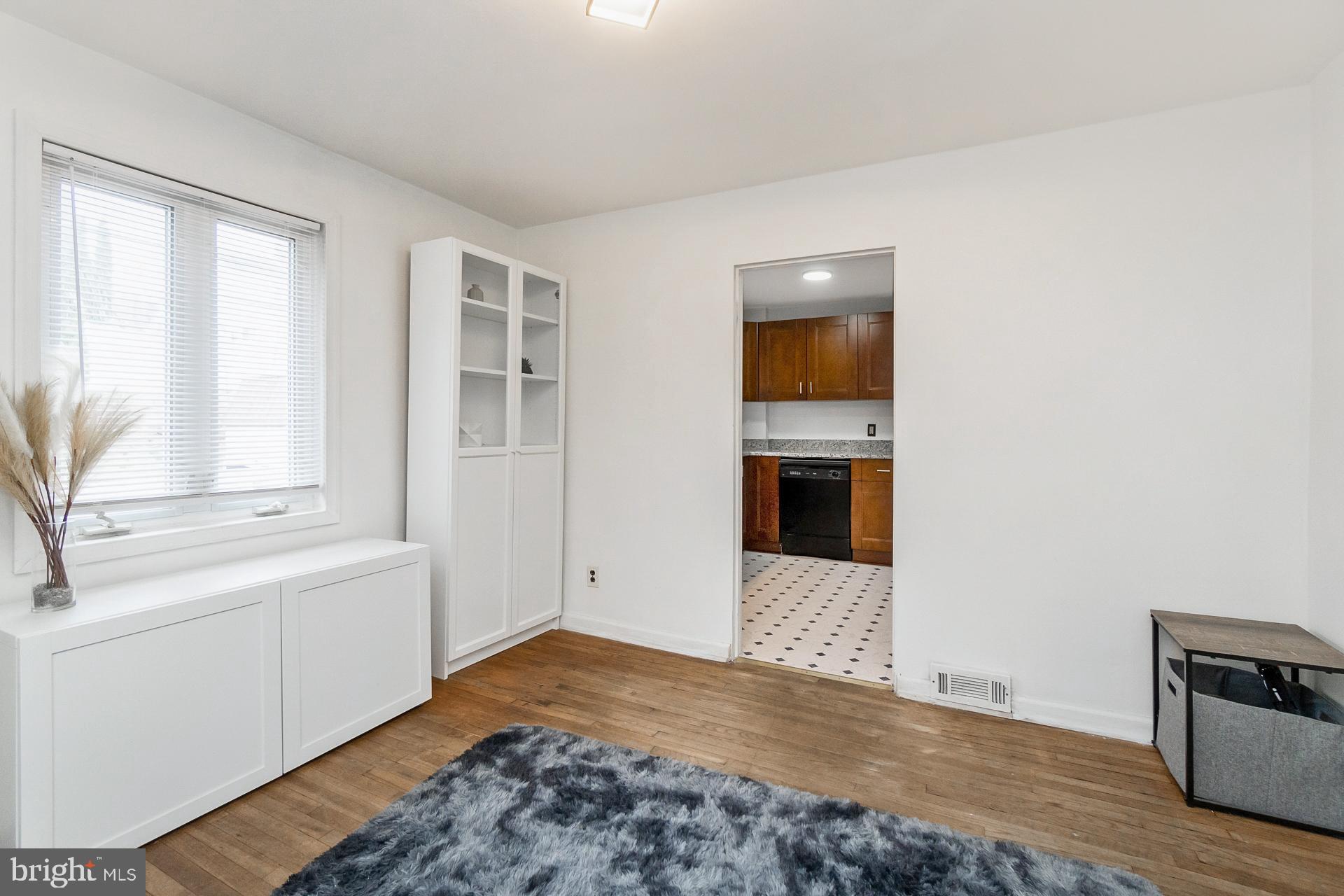 WHITEHALL - Residential