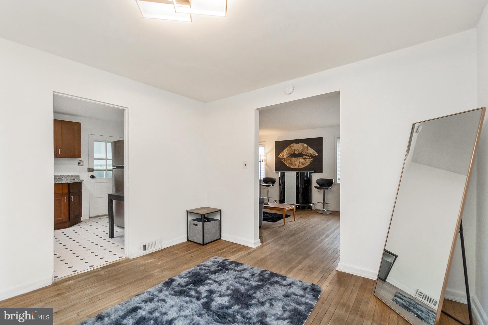 WHITEHALL - Residential