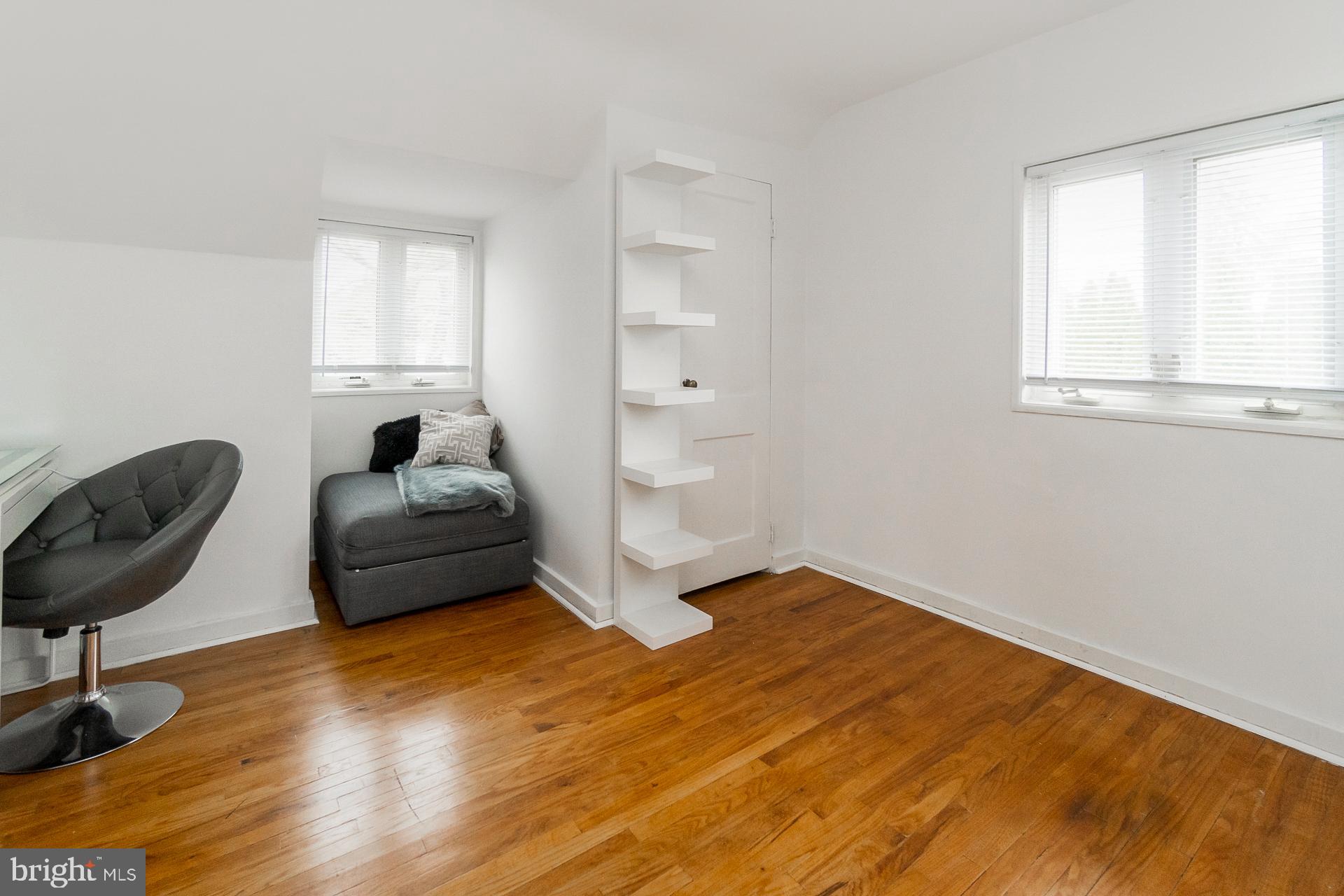 WHITEHALL - Residential