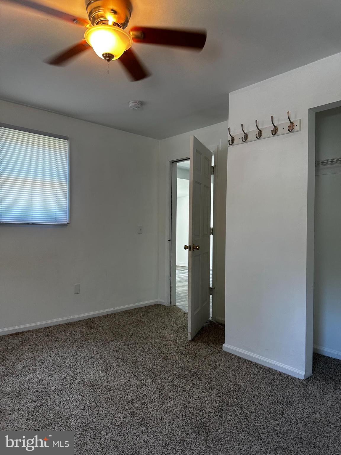 WOODLAND BEACH - Residential