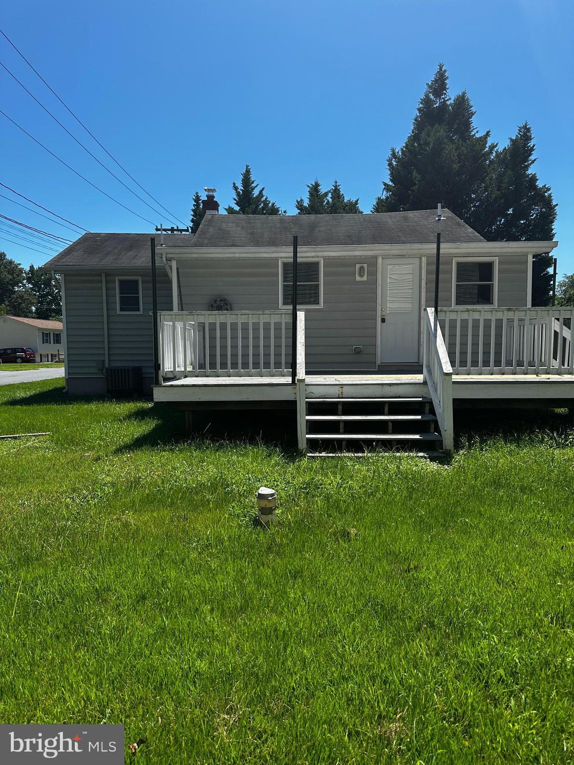 WOODLAND BEACH - Residential