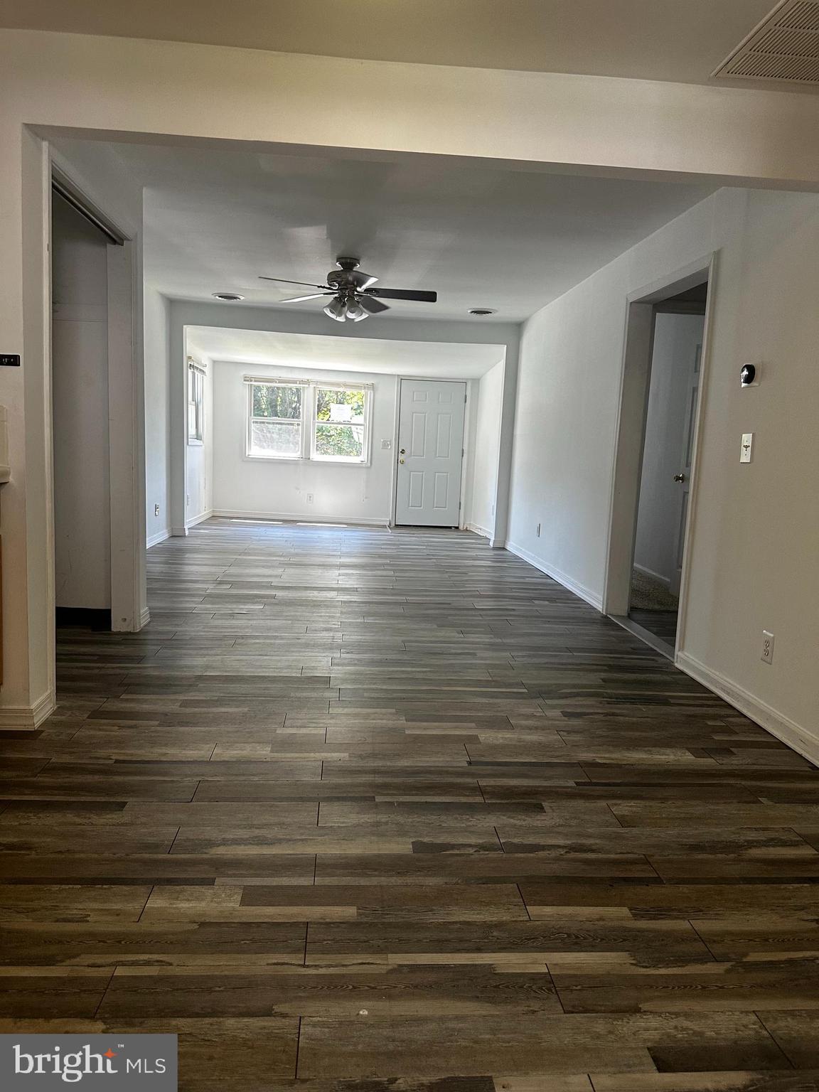 WOODLAND BEACH - Residential