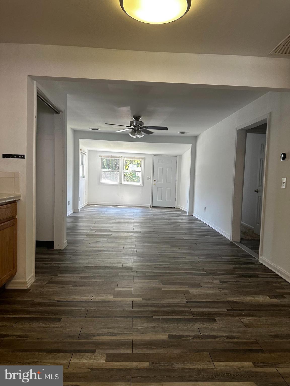 WOODLAND BEACH - Residential