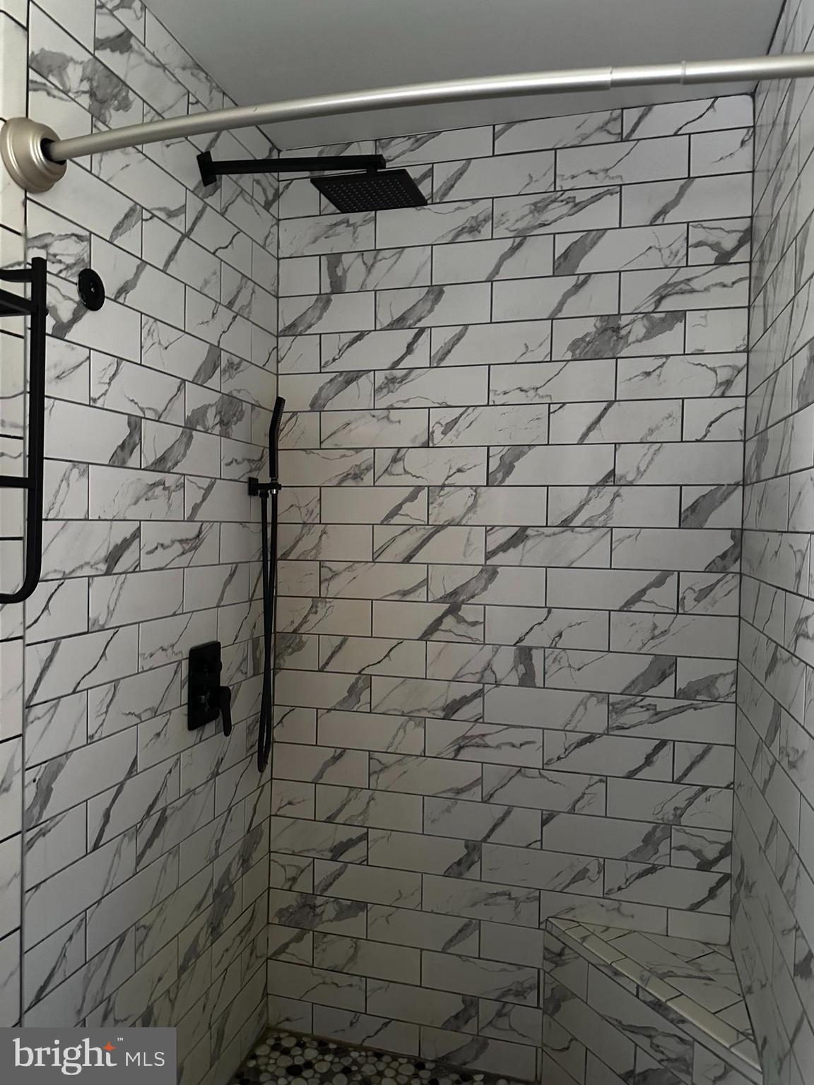 WOODLAND BEACH - Residential