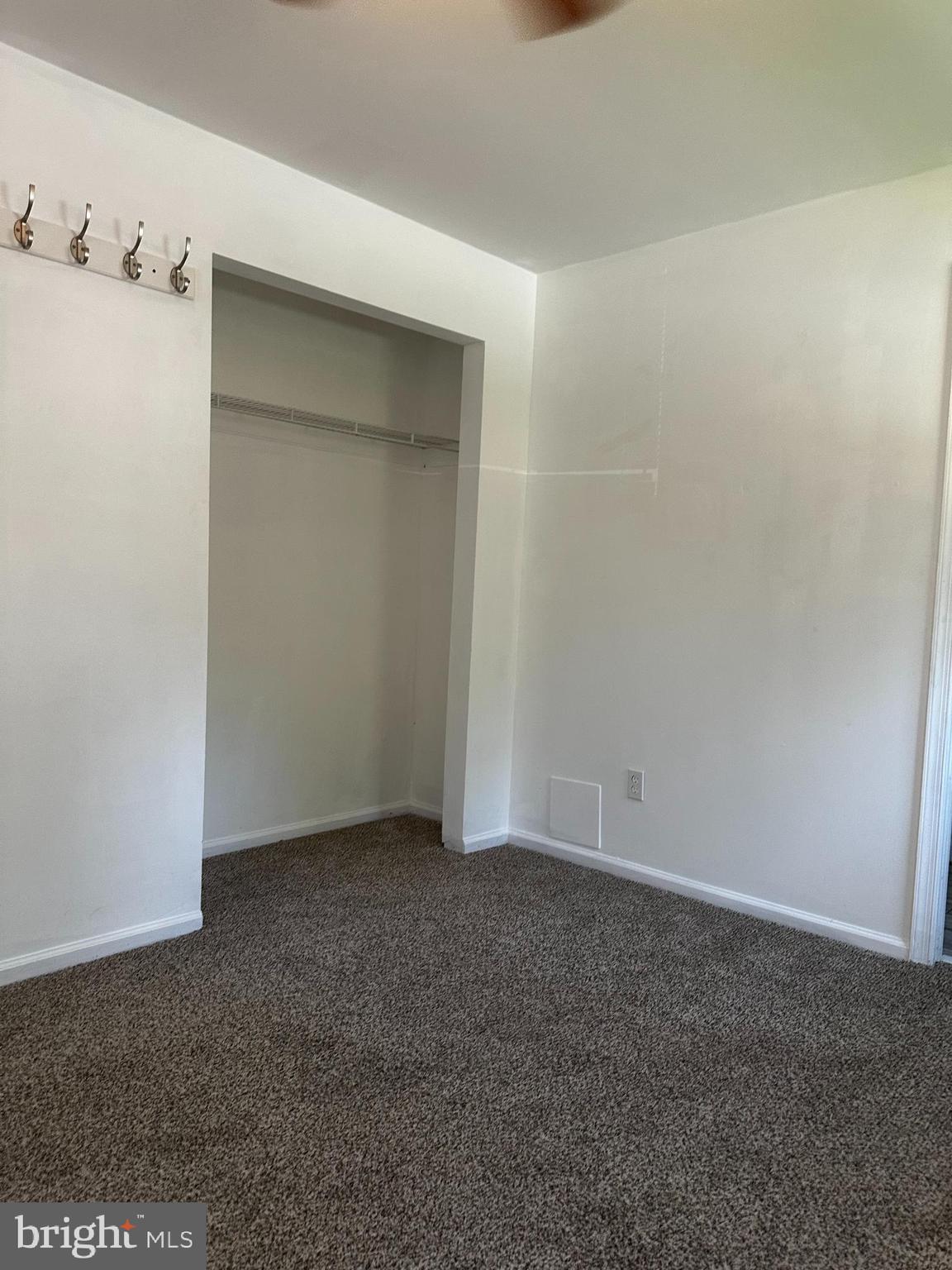 WOODLAND BEACH - Residential