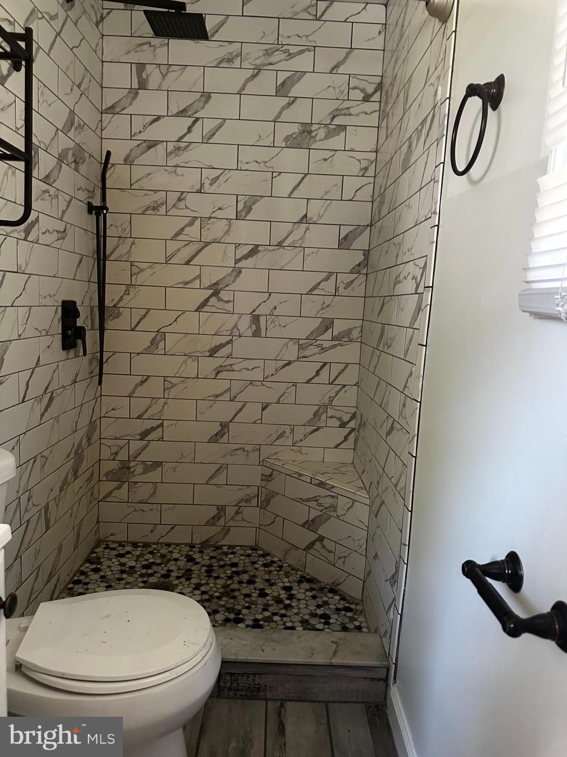 WOODLAND BEACH - Residential