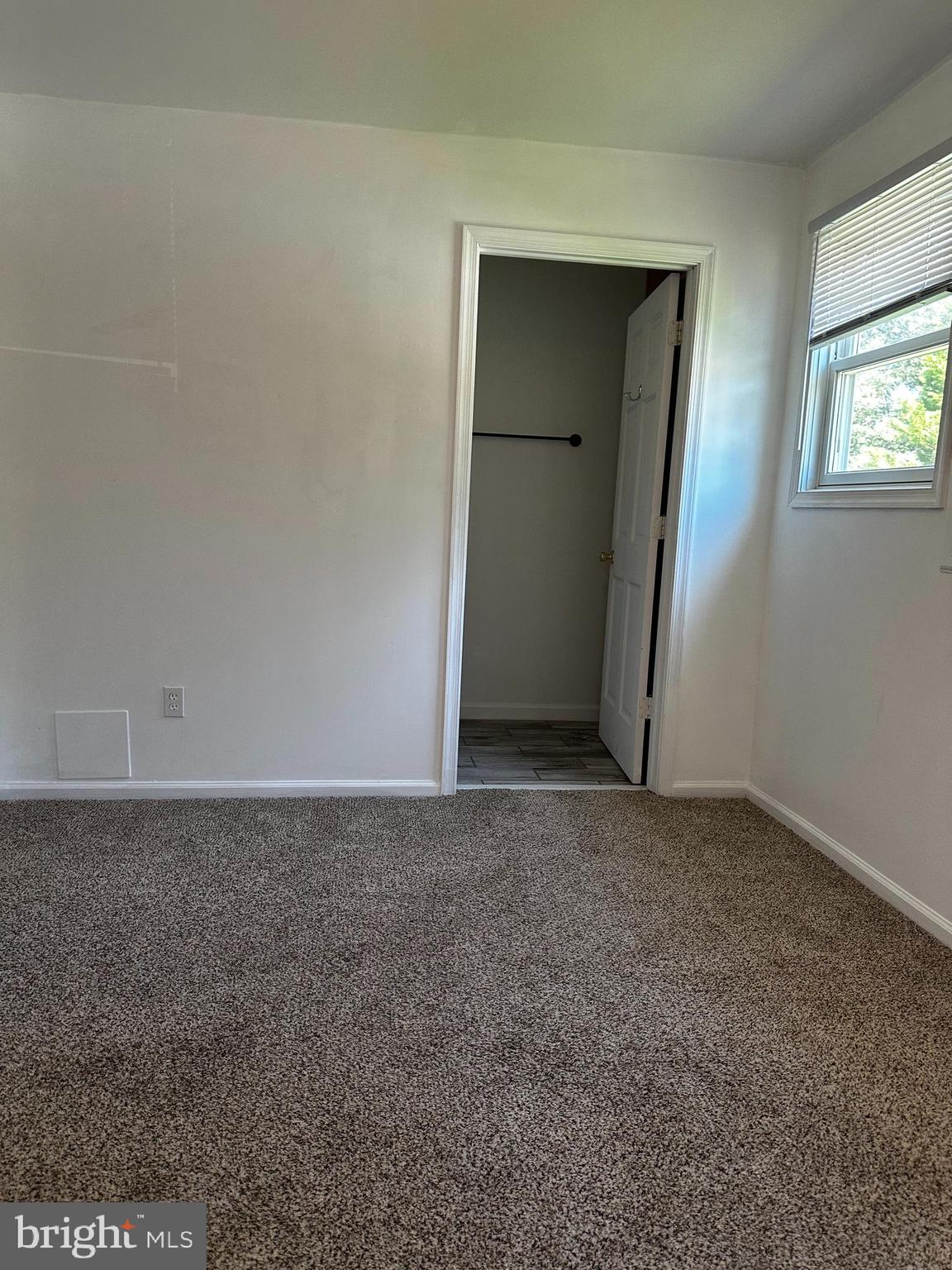 WOODLAND BEACH - Residential