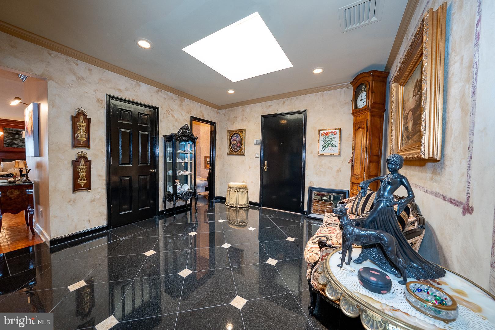 101 CHESWOLD LANE 5-E