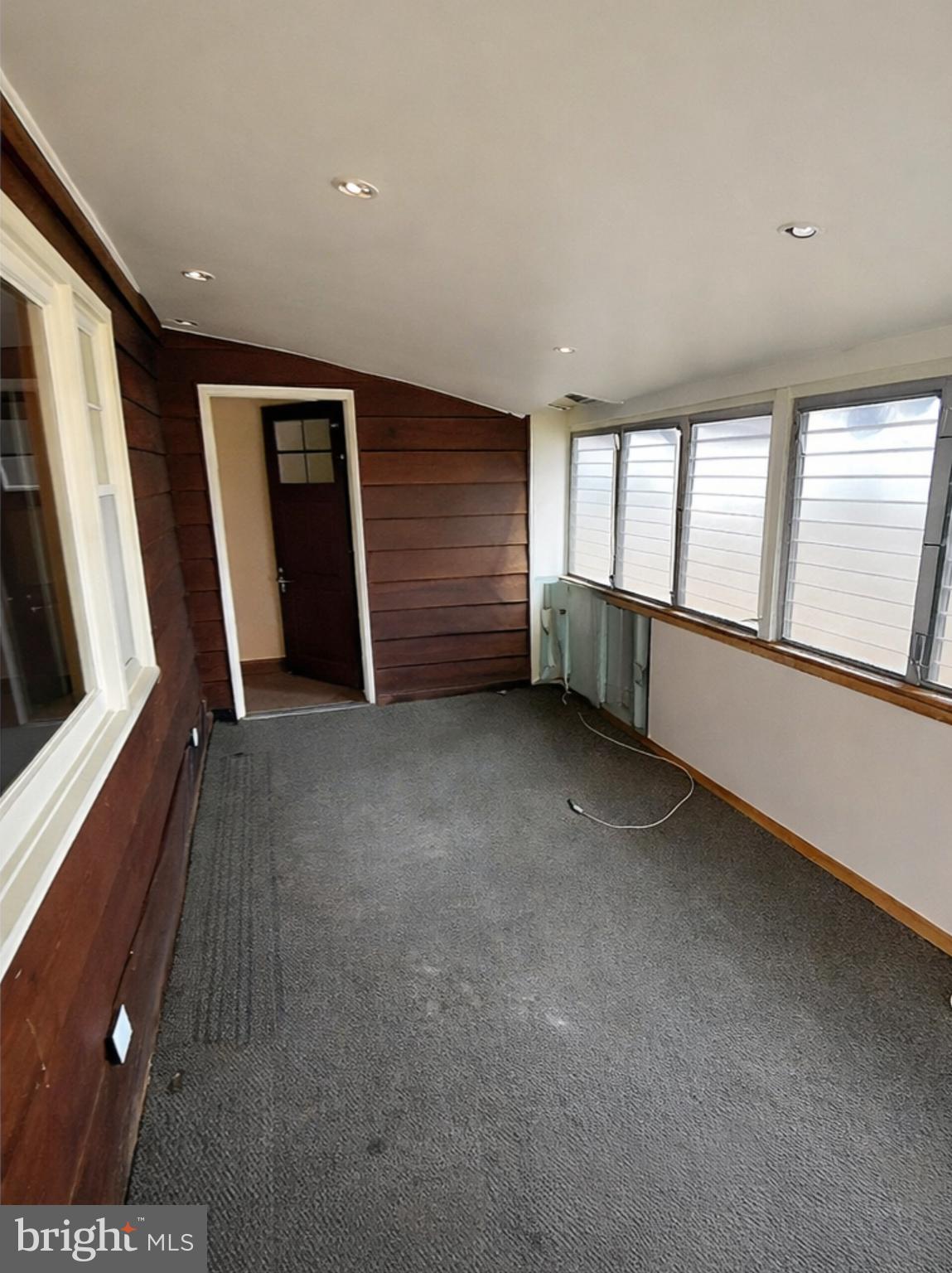 COLUMBIA BEACH - Residential