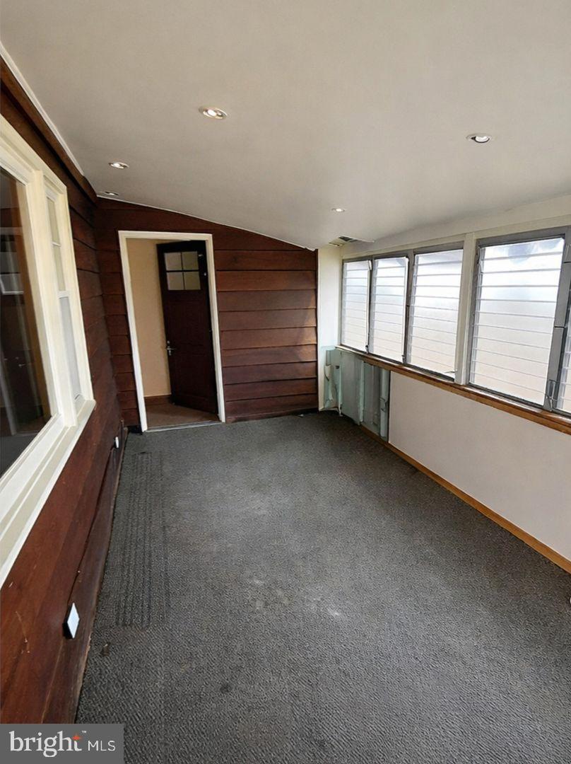 COLUMBIA BEACH - Residential