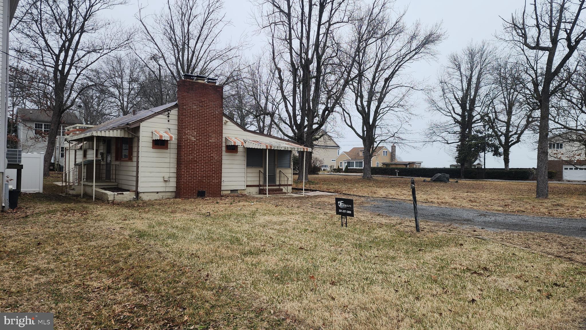 COLUMBIA BEACH - Residential