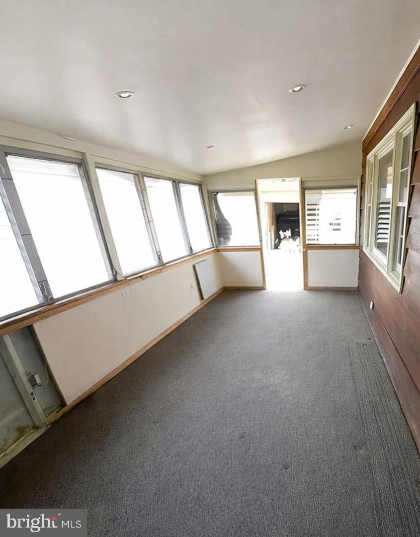 COLUMBIA BEACH - Residential