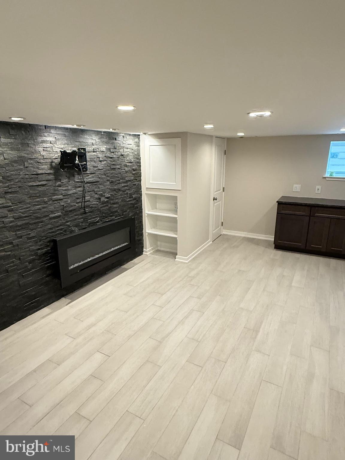 GIRARD ESTATES - Residential