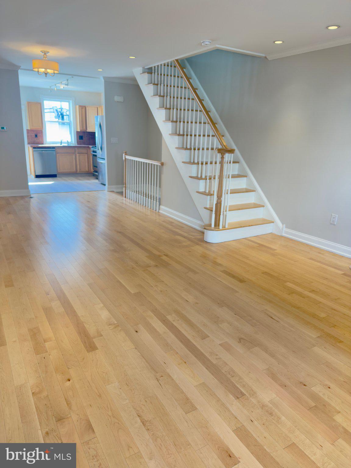 GIRARD ESTATES - Residential