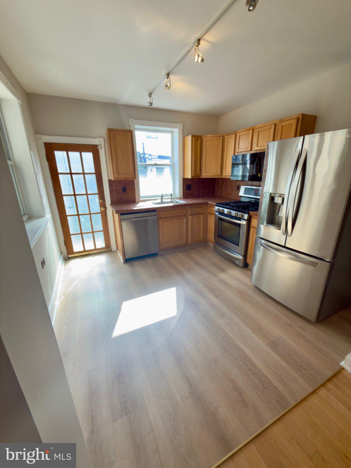 GIRARD ESTATES - Residential