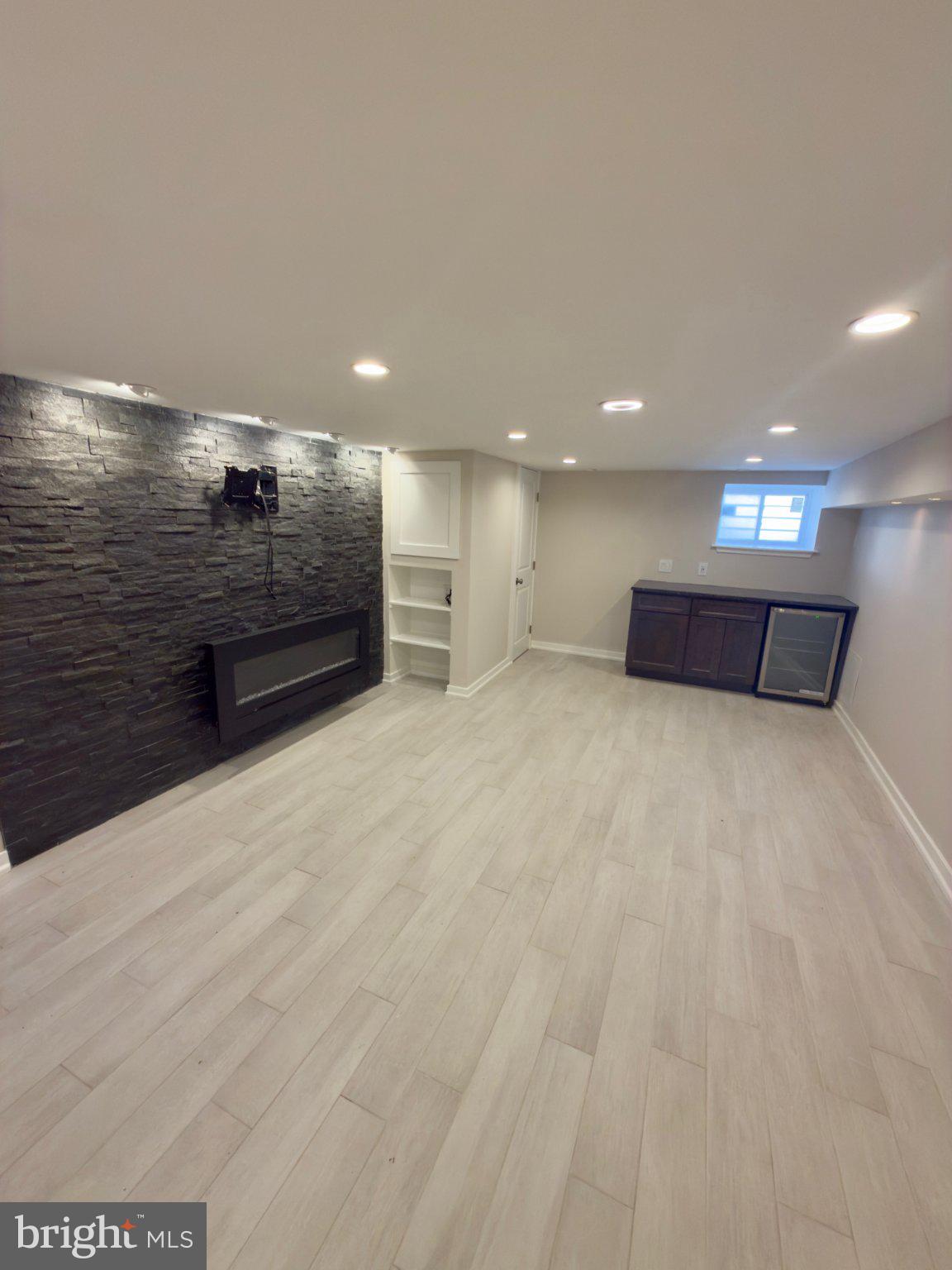 GIRARD ESTATES - Residential