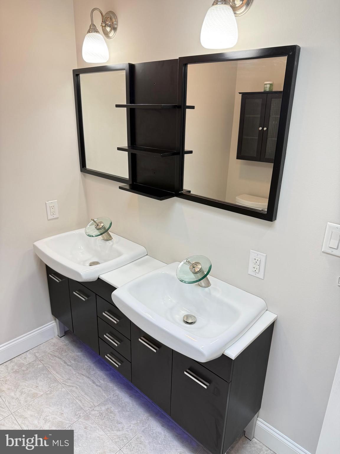 GIRARD ESTATES - Residential