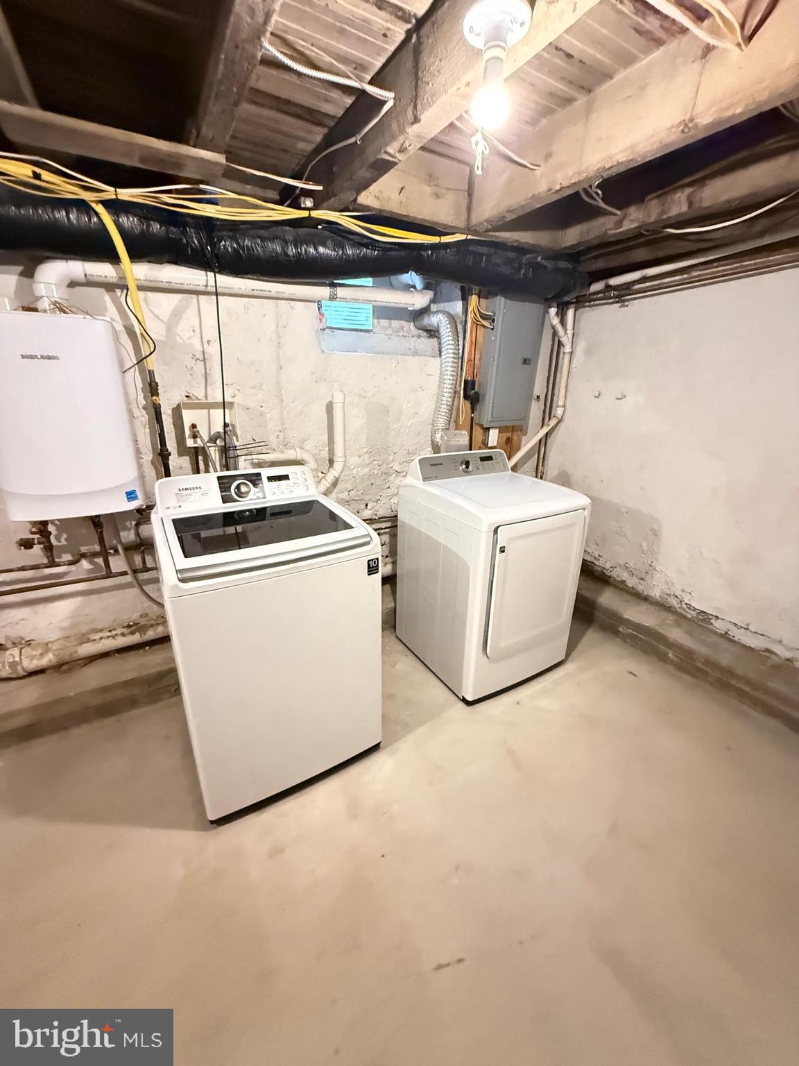 GIRARD ESTATES - Residential