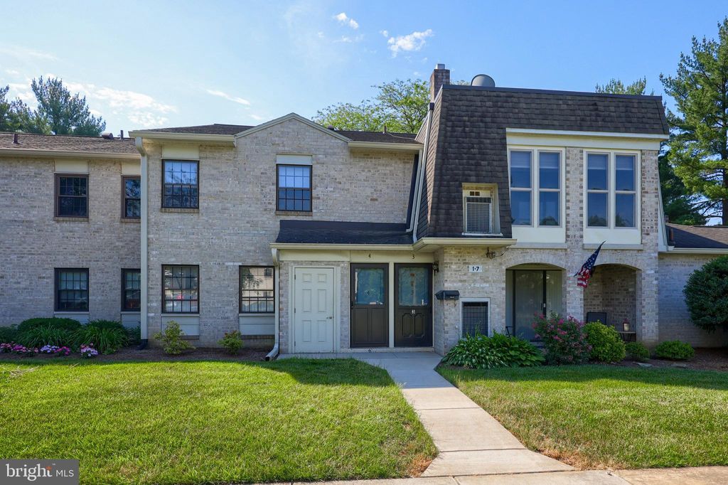 Photo of 4 Valleybrook Drive, Lancaster, PA 17601 (MLS # PALA2052502)