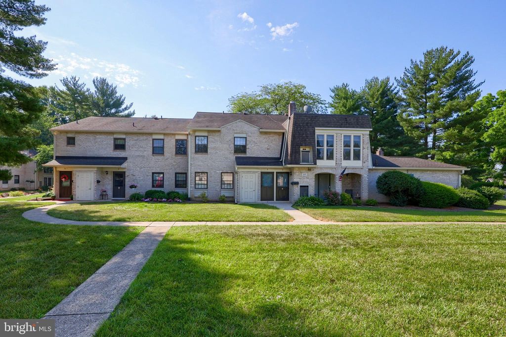 Photo of 4 Valleybrook Drive, Lancaster, PA 17601 (MLS # PALA2052502)