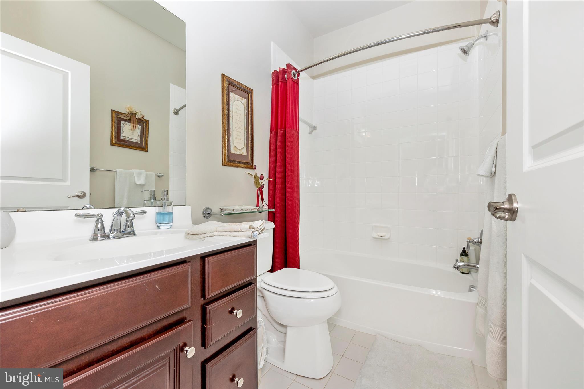 SIGNATURE CLUB AT GREENVIEW - Residential