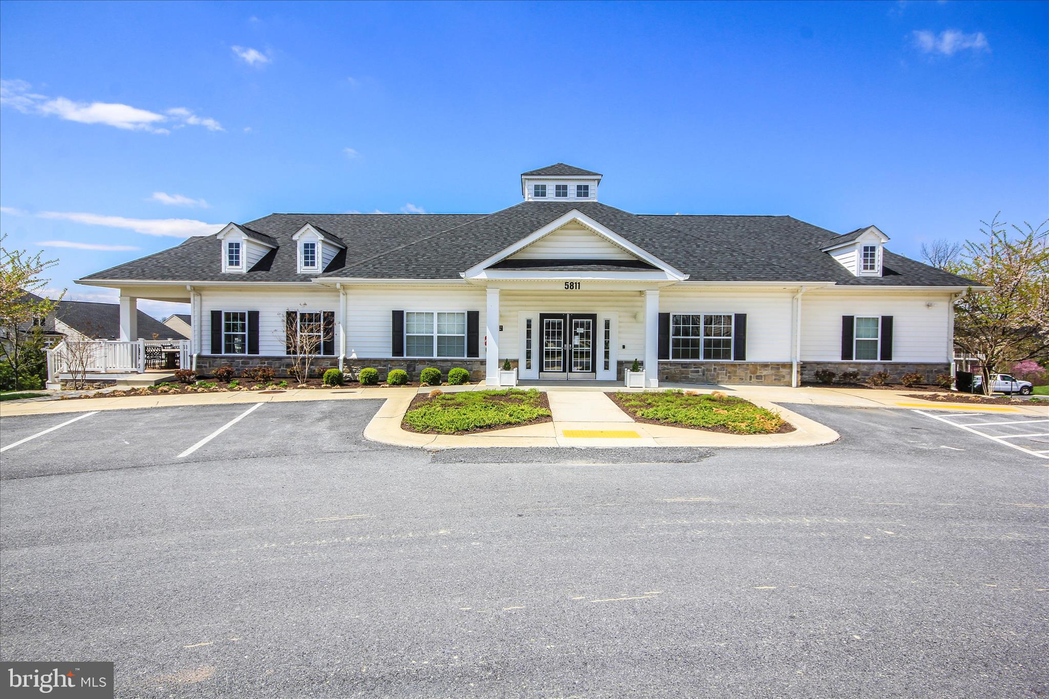 SIGNATURE CLUB AT GREENVIEW - Residential