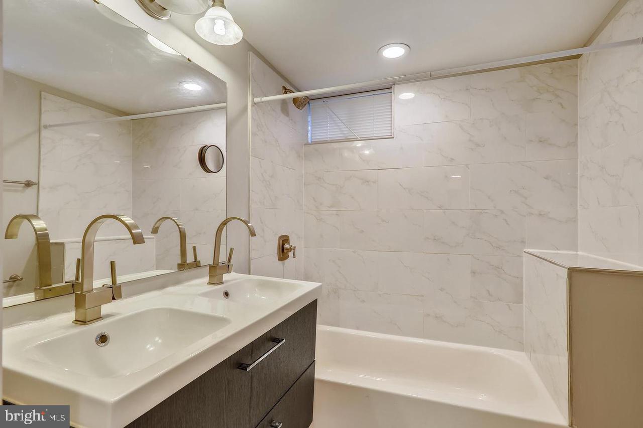 CHEVERLY MANOR - Residential Lease