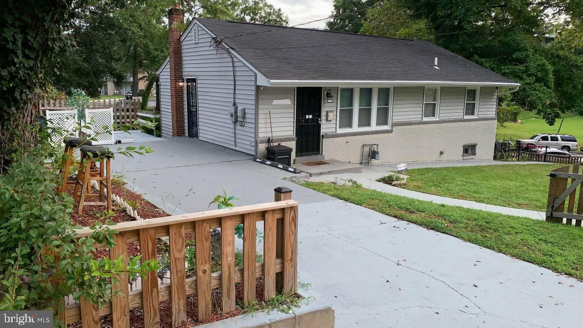 CHEVERLY MANOR - Residential Lease