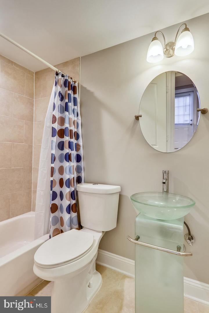 CHEVERLY MANOR - Residential Lease