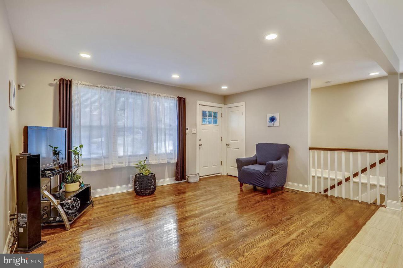 CHEVERLY MANOR - Residential Lease