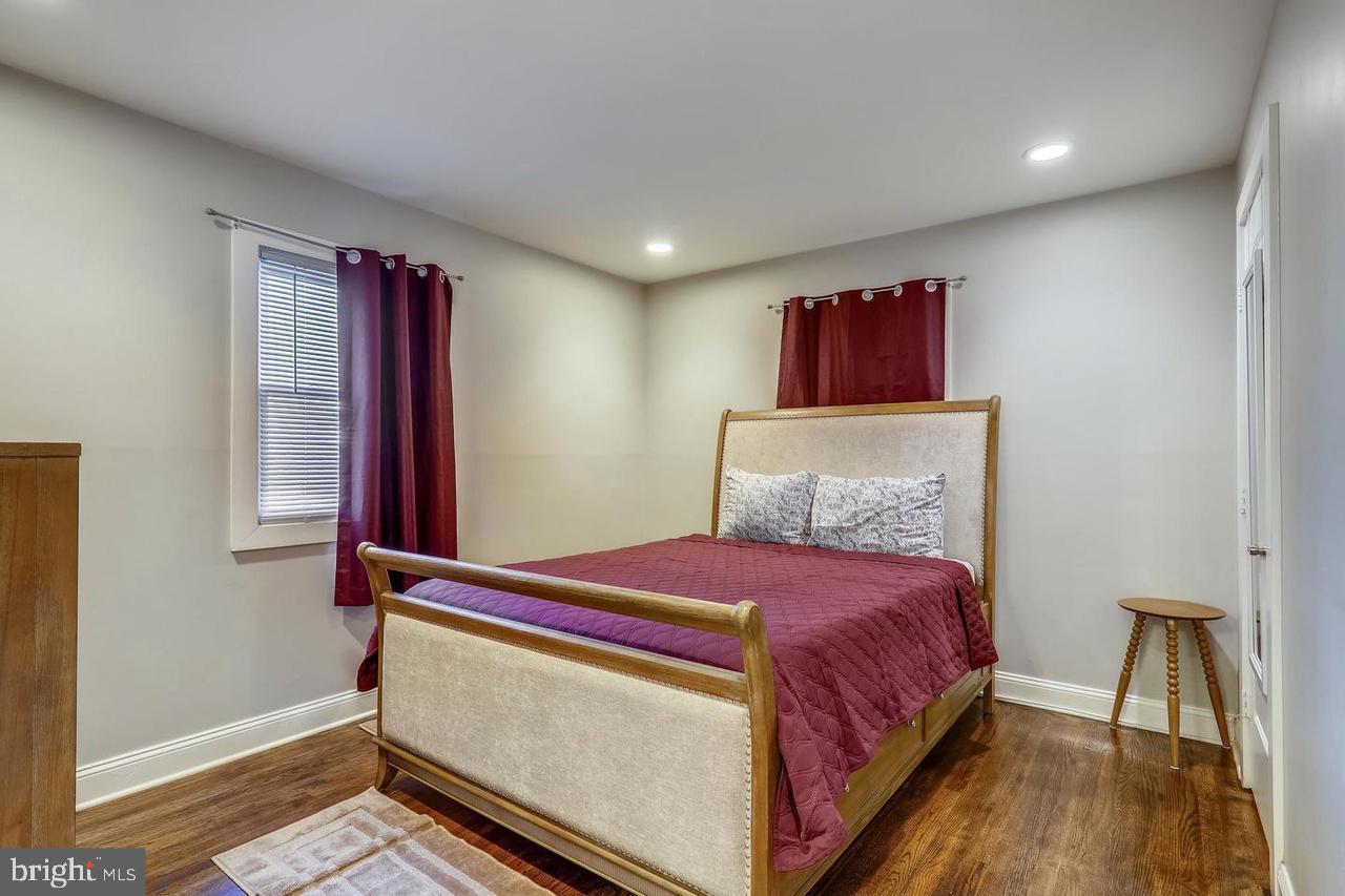 CHEVERLY MANOR - Residential Lease