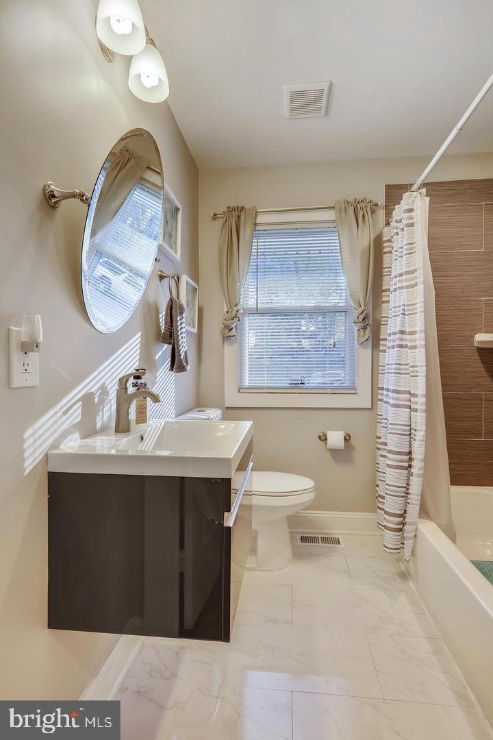 CHEVERLY MANOR - Residential Lease