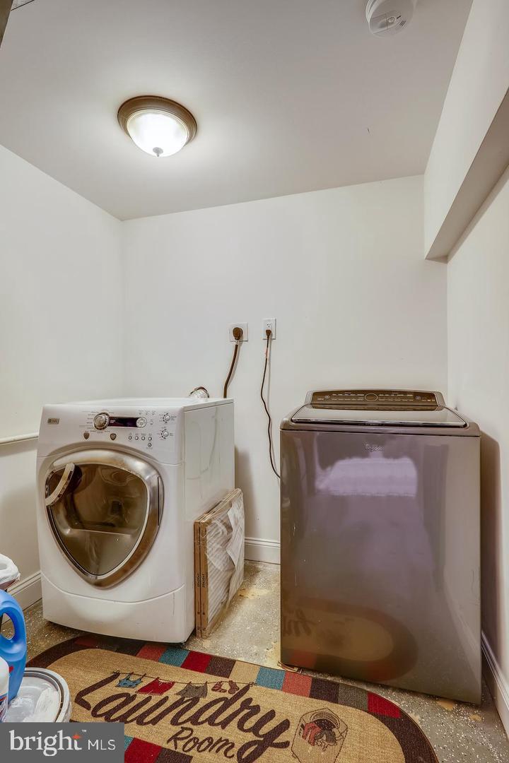 CHEVERLY MANOR - Residential Lease