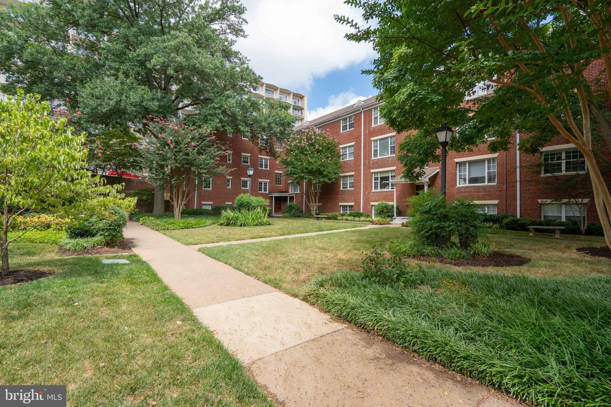 ROSSLYN HEIGHTS - Residential